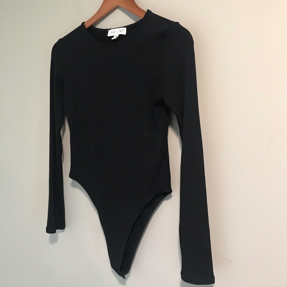 EUC Bodysuit And Tie Waist Shorts Set 2-Piece Outfit Black & White Size Small - Picture 2 of 12